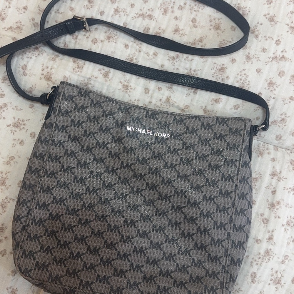 Michael Kors Black and Gray Signature Crossbody